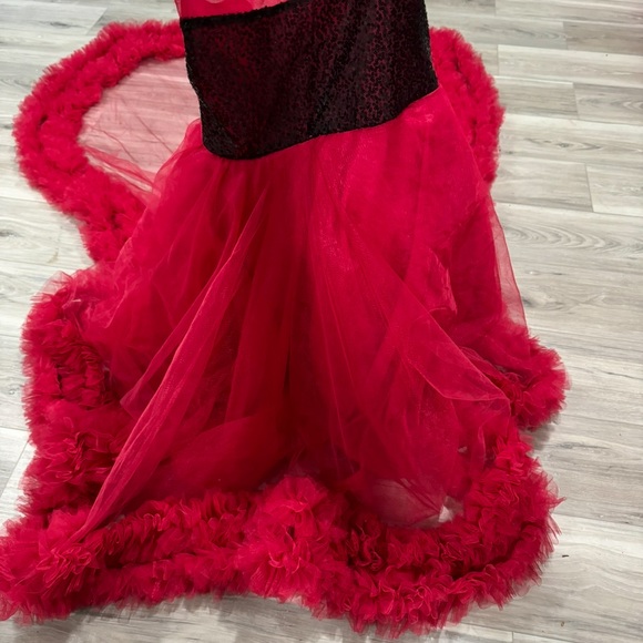 Elegant Red Kids Dress with Black Bow Accents - Picture 4 of 7